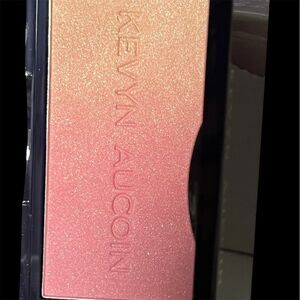 Kevyn Aucoin The Neo-Blush Rose Cliff Radiant Pressed Powder 0.2 oz